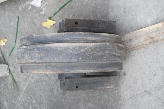 Μέρη κάτω από την άμαξα R210-7 Excavator Idler 12 μήνες εγγύηση